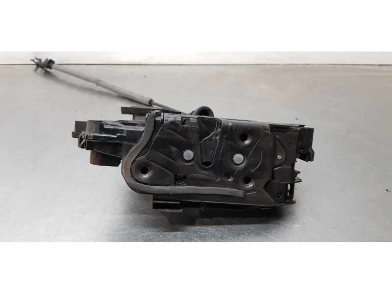 Recambio de cerradura puerta delantera izquierda para volkswagen caddy furgón/kombi kombi referencia OEM IAM 5TB837015A  