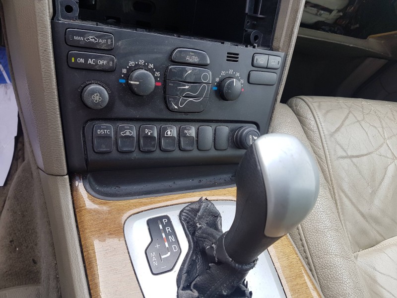 volvo xc90 del año 2004