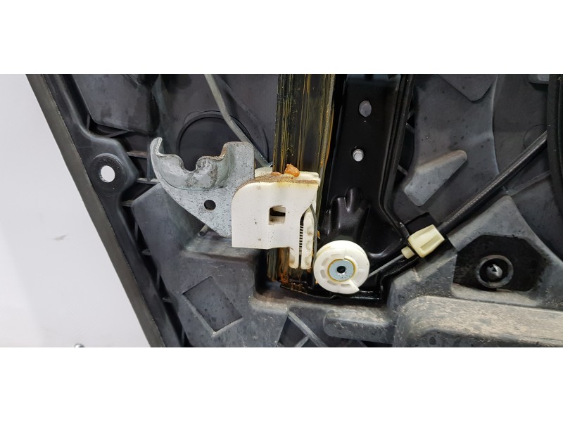 Recambio de elevalunas trasero izquierdo para chrysler grand voyager limited referencia OEM IAM 3016660G  