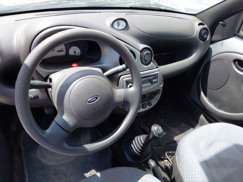 ford ka (rb_) del año 2002
