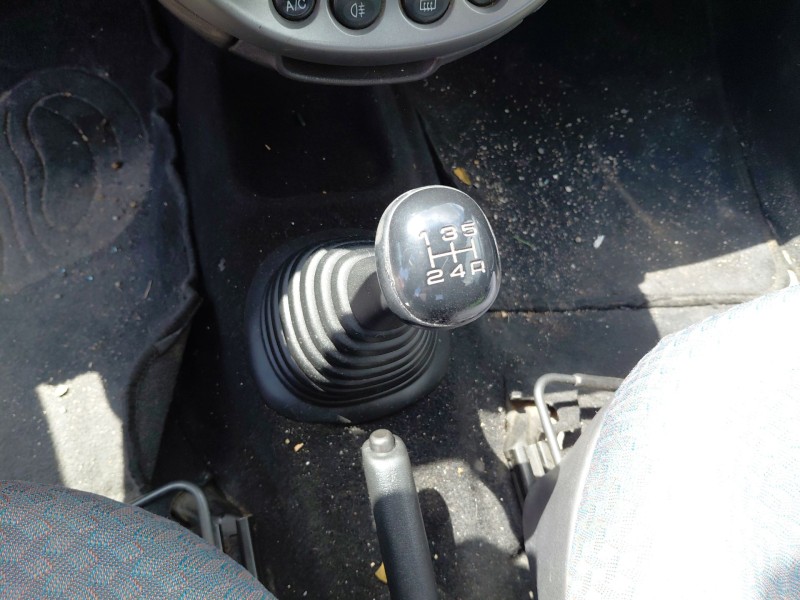 ford ka (rb_) del año 2002