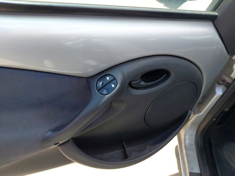 ford ka (rb_) del año 2002