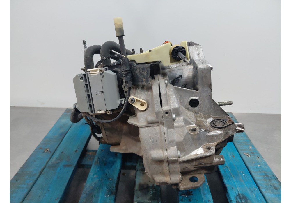 Recambio de caja cambios para renault scénic ii (jm0/1_) 2.0 (jm05, jm0u, jm1n, jm1u, jm2v) referencia OEM IAM 8200082084  