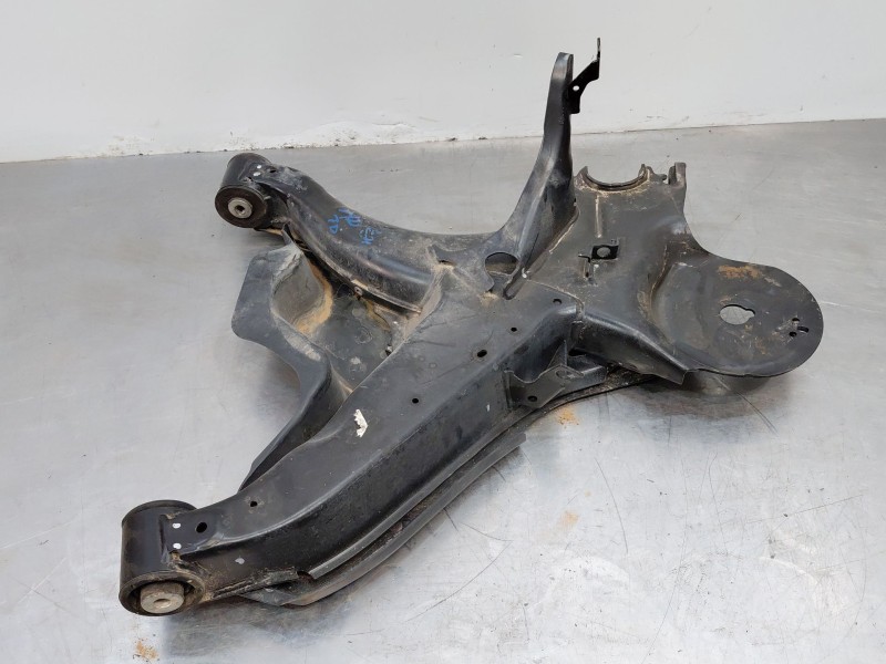 Recambio de brazo suspension inferior trasero derecho para mercedes-benz vito mixto (447) combi referencia OEM IAM A4473505400  
