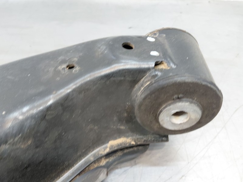 Recambio de brazo suspension inferior trasero derecho para mercedes-benz vito mixto (447) combi referencia OEM IAM A4473505400  