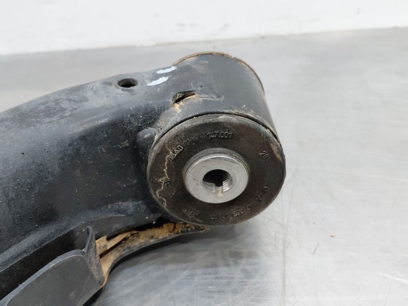 Recambio de brazo suspension inferior trasero izquierdo para mercedes-benz vito mixto (447) combi referencia OEM IAM A4473505300