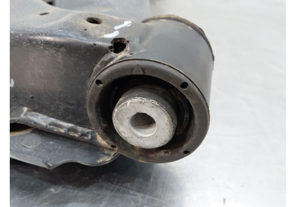 Recambio de brazo suspension inferior trasero izquierdo para mercedes-benz vito mixto (447) combi referencia OEM IAM A4473505300