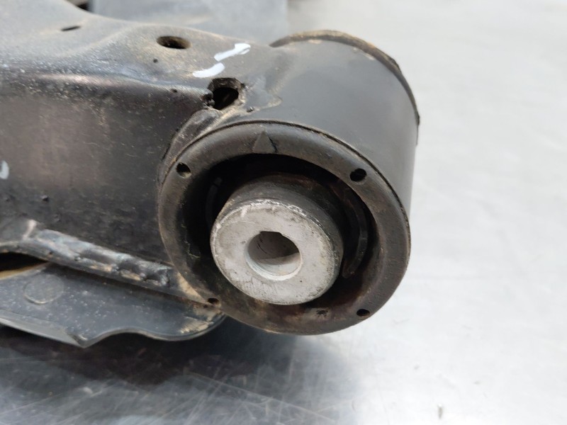 Recambio de brazo suspension inferior trasero izquierdo para mercedes-benz vito mixto (447) combi referencia OEM IAM A4473505300