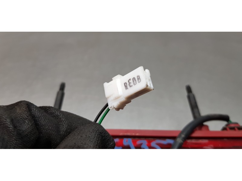 Recambio de luz central de freno para hyundai kona klass 2wd referencia OEM IAM 92700J9000  