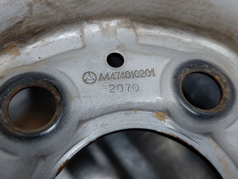 Recambio de llanta para mercedes-benz vito mixto (447) combi referencia OEM IAM A4474010201  