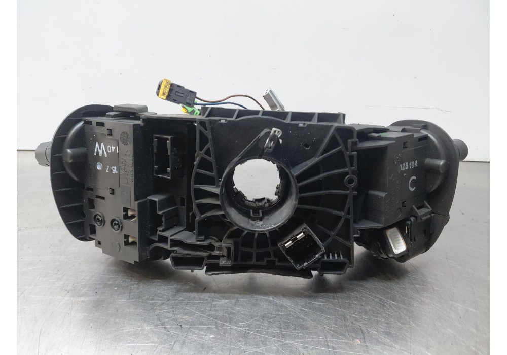 Recambio de mando multifuncion para renault scénic ii (jm0/1_) 1.9 dci (jm14) referencia OEM IAM 8200127728 7701060399 
