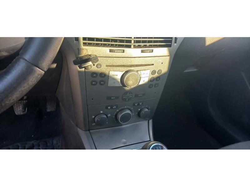 opel astra h berlina del año 2007