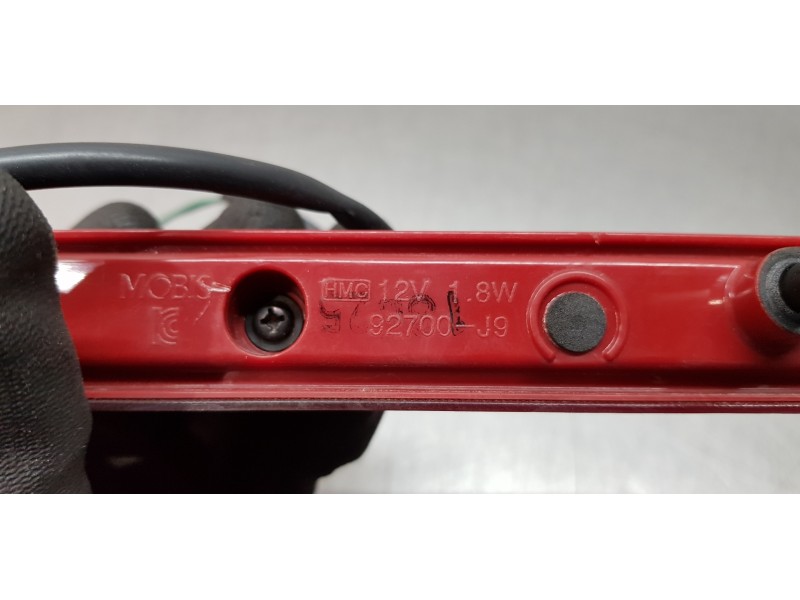 Recambio de luz central de freno para hyundai kona klass 2wd referencia OEM IAM 92700J9000  