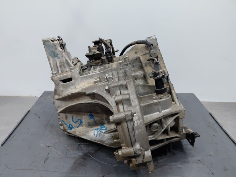 Recambio de caja cambios para kia carens iv 1.7 crdi referencia OEM IAM 430003D686  