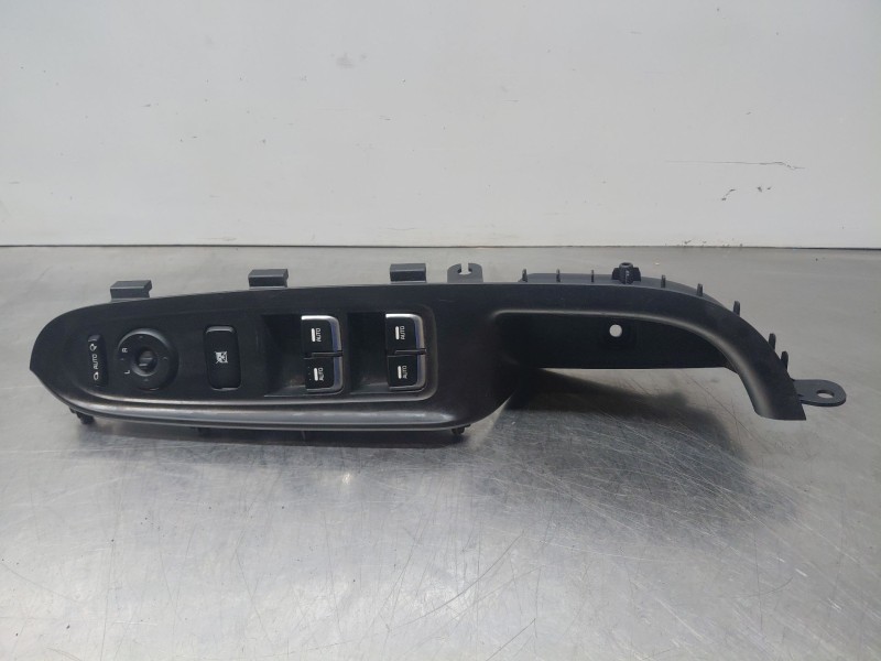 Recambio de mando elevalunas delantero izquierdo para kia carens iv 1.7 crdi referencia OEM IAM 93570A4330  