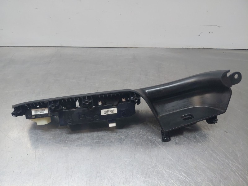 Recambio de mando elevalunas delantero izquierdo para kia carens iv 1.7 crdi referencia OEM IAM 93570A4330  