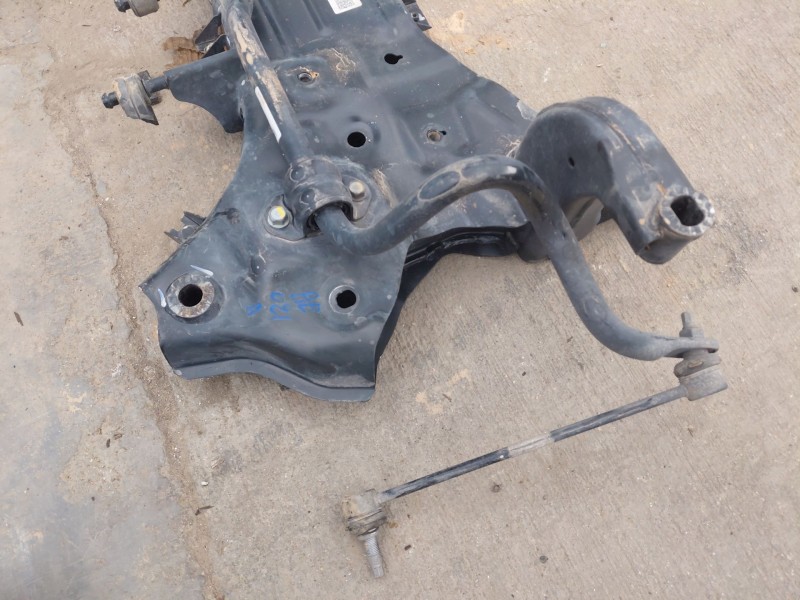 Recambio de puente delantero para kia xceed drive referencia OEM IAM 62400J7AA0  