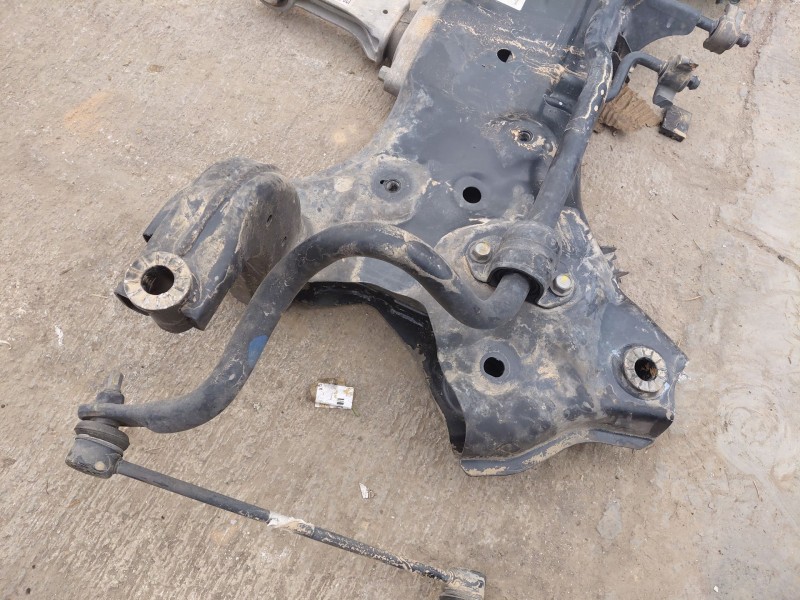 Recambio de puente delantero para kia xceed drive referencia OEM IAM 62400J7AA0  