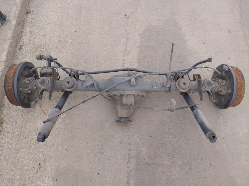 Recambio de puente trasero para nissan navara pick-up (np300) 4x4 referencia OEM IAM 430104JA3C  