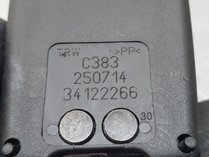 Recambio de enganche del cinturon delantero der para ford ka (ru8) 1.2 referencia OEM IAM 1751159  