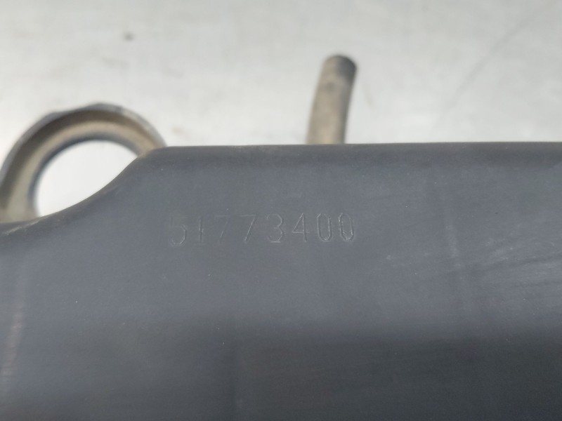 Recambio de filtro aire para ford ka (ru8) 1.2 referencia OEM IAM 1702437 51773400 