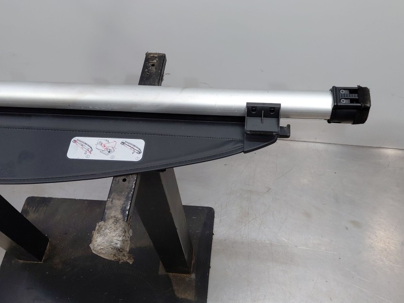 Recambio de bandeja trasera para kia carens iv 1.7 crdi referencia OEM IAM 85910A4000WK  