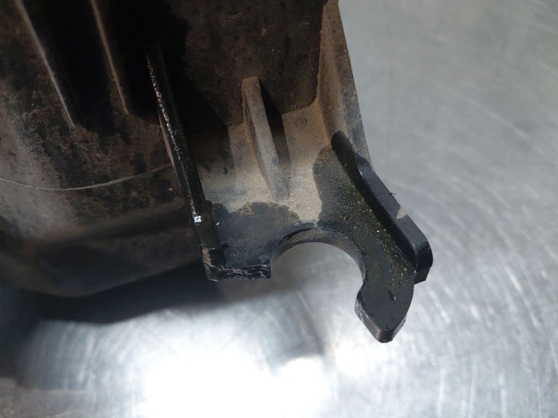Recambio de filtro aire para kia carens iv 1.7 crdi referencia OEM IAM 28110A4200  