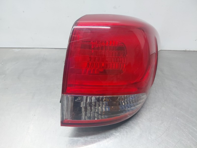 Recambio de piloto trasero derecho para kia carens iv 1.7 crdi referencia OEM IAM 92402A4010  