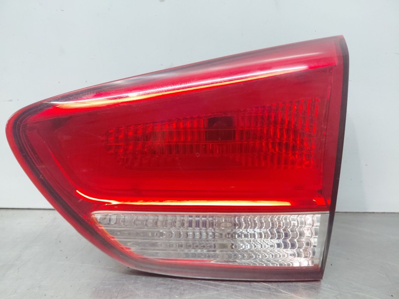 Recambio de piloto trasero derecho interior para kia carens iv 1.7 crdi referencia OEM IAM 92404A4010  