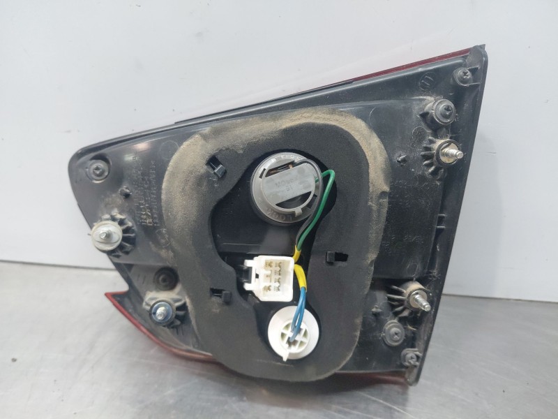 Recambio de piloto trasero izquierdo interior para kia carens iv 1.7 crdi referencia OEM IAM 92403A4010  