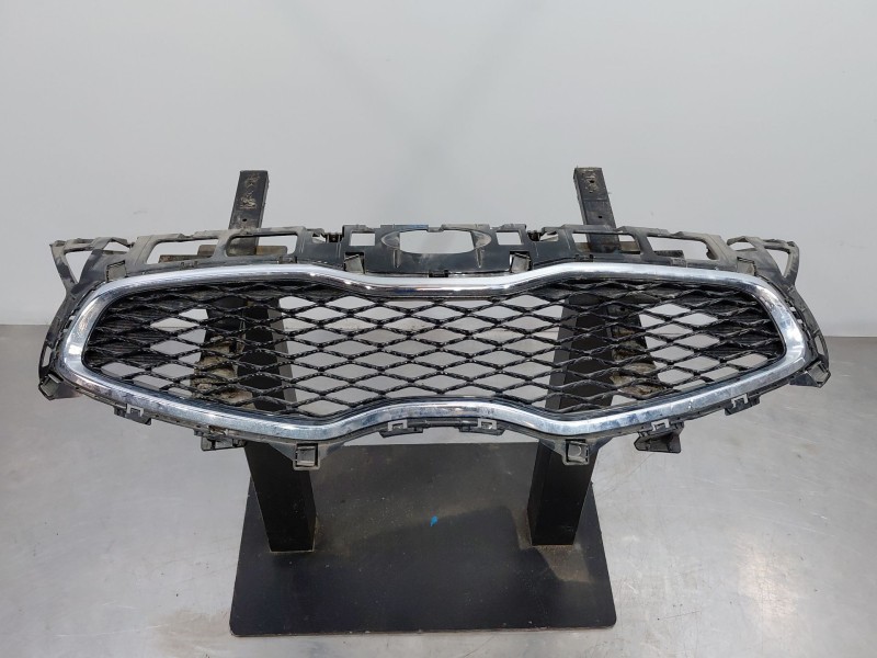Recambio de rejilla delantera para kia carens iv 1.7 crdi referencia OEM IAM 86350A4010  