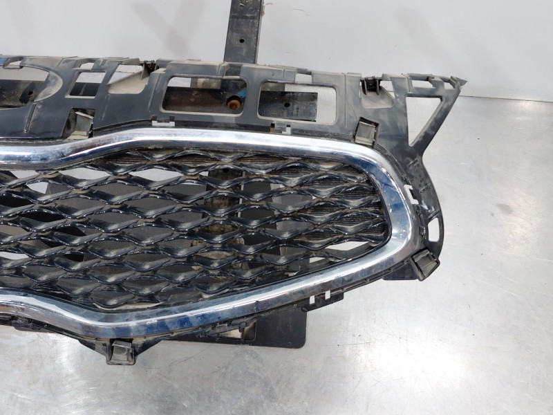 Recambio de rejilla delantera para kia carens iv 1.7 crdi referencia OEM IAM 86350A4010  