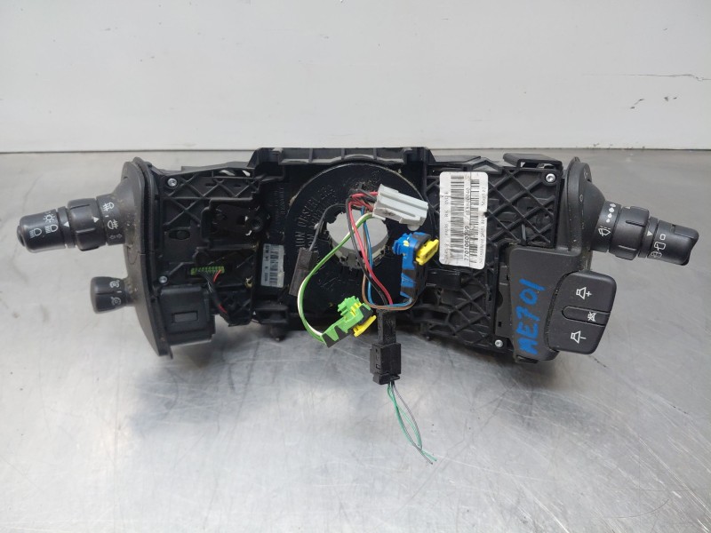 Recambio de mando multifuncion para renault scénic ii (jm0/1_) 1.5 dci (jm1e, jm16) referencia OEM IAM 7701060399  