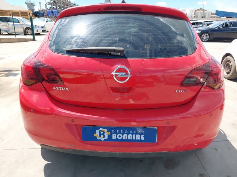 opel astra j (p10) del año 2011