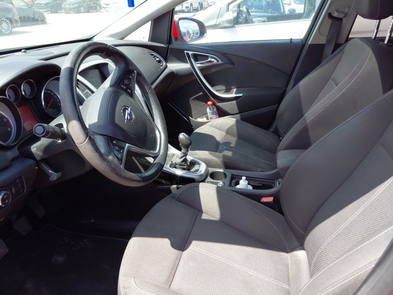 opel astra j (p10) del año 2011