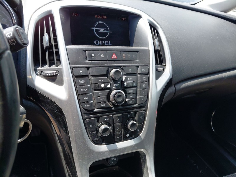 opel astra j (p10) del año 2011