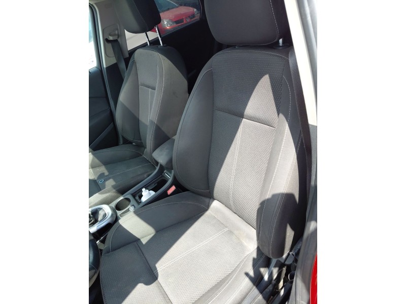 opel astra j (p10) del año 2011