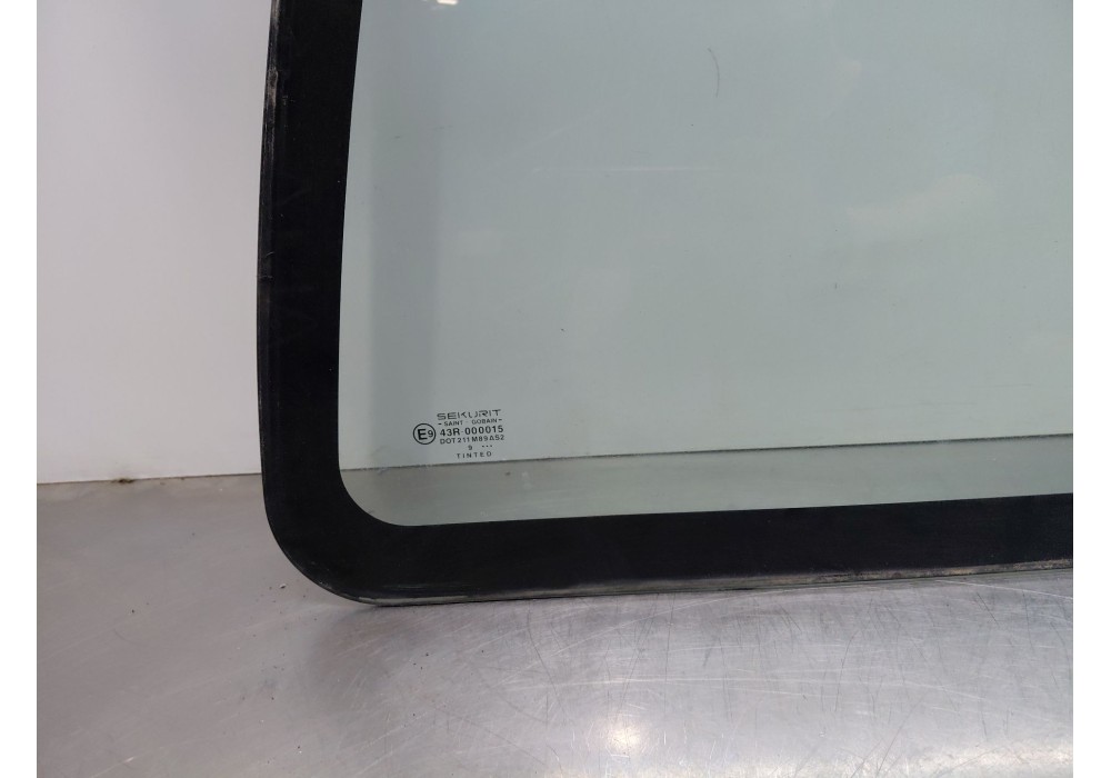 Recambio de luna custodia trasera derecha para nissan terrano ii (r20) 2.7 tdi 4wd referencia OEM IAM   