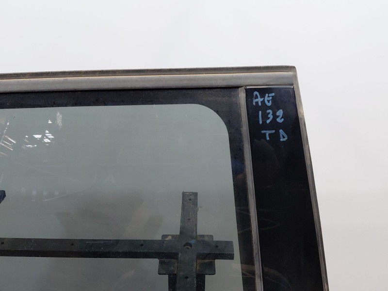 Recambio de puerta trasera derecha para peugeot 2008 (p2) allure referencia OEM IAM 9831048080  