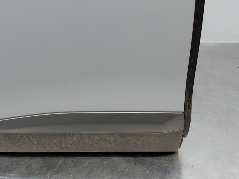 Recambio de puerta trasera derecha para peugeot 2008 (p2) allure referencia OEM IAM 9831048080  