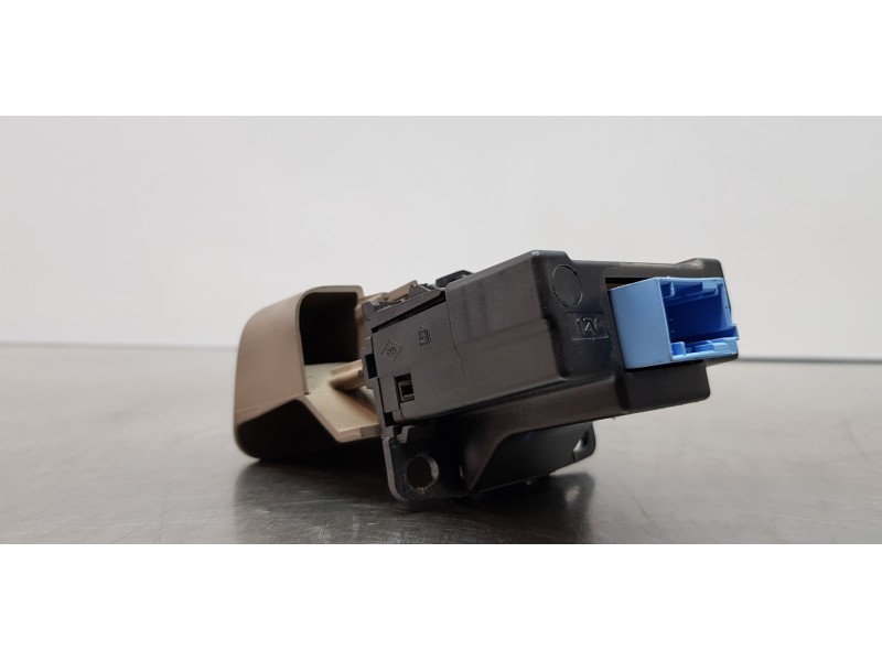 Recambio de freno de mano electrico para renault scenic ii confort authentique referencia OEM IAM 8200243681  