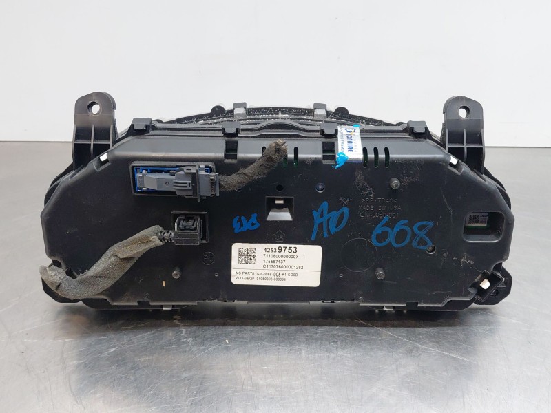 Recambio de cuadro instrumentos para opel mokka x selective referencia OEM IAM 42539753  