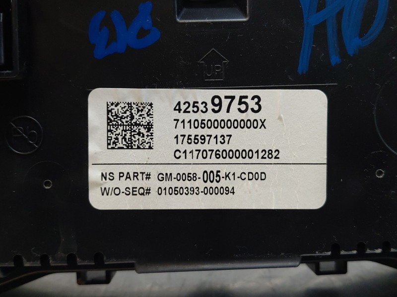 Recambio de cuadro instrumentos para opel mokka x selective referencia OEM IAM 42539753  