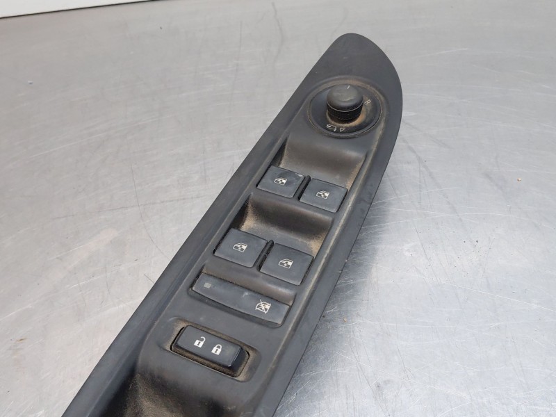 Recambio de mando elevalunas delantero izquierdo para opel mokka x selective referencia OEM IAM 94537588  