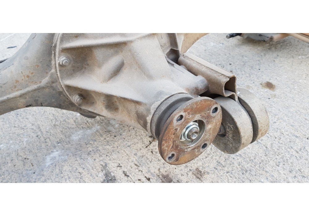 Recambio de puente trasero para hyundai h 1 h 1 furg.caja cerr.c. puerta referencia OEM IAM 521004A805 530004A864 