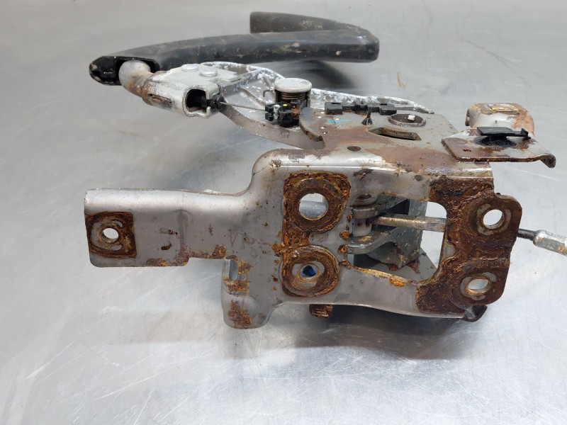 Recambio de palanca freno de mano para opel mokka x selective referencia OEM IAM 42504680  