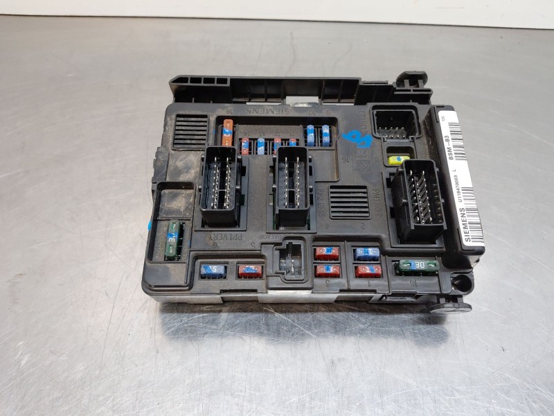 Recambio de caja reles / fusibles para peugeot 1007 (km_) 1.4 referencia OEM IAM 9650618480  