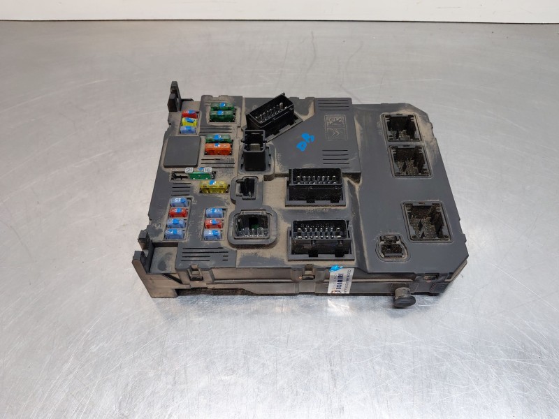 Recambio de caja reles / fusibles para peugeot 1007 (km_) 1.4 referencia OEM IAM 9659579180  