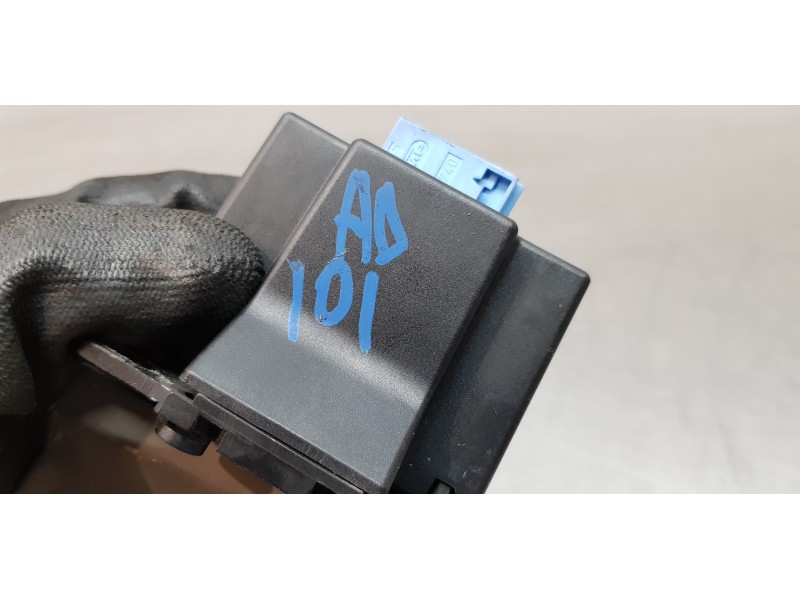 Recambio de freno de mano electrico para renault scenic ii confort authentique referencia OEM IAM 8200243681  