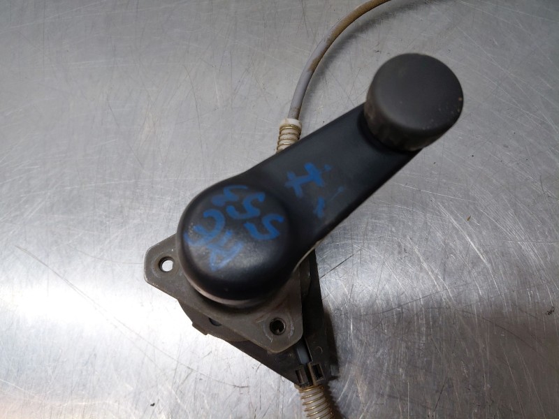Recambio de elevalunas trasero izquierdo para nissan terrano ii (r20) 2.7 tdi 4wd referencia OEM IAM 827010F600  